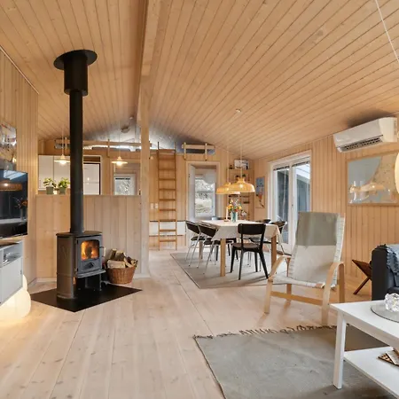 Cozy Summer House In North Jutland בית נופש
